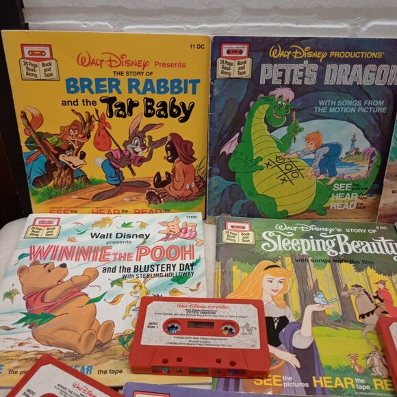 Vtg Walt Disney Books and Cassette Tapes Read Along Lot of 8 Books & 4 Cassettes - Picture 2 of 6